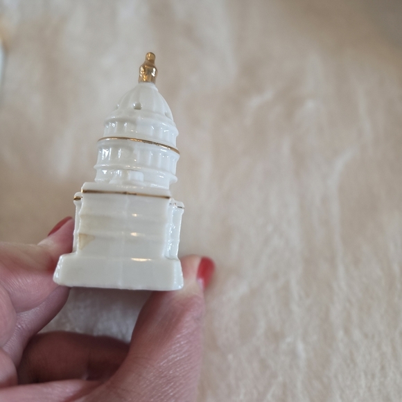 Decorative Salt & Pepper Shakers Of The White House And Washington Monument DC - Picture 6 of 14